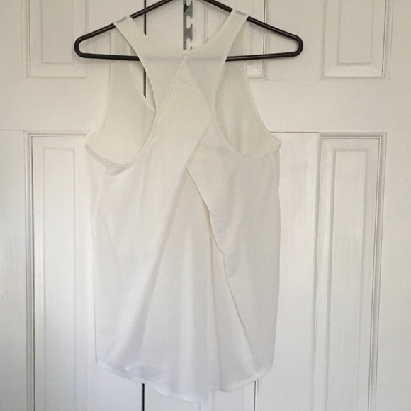 Lululemon Essential Tank Pleated *Jersey White Size 8 - Picture 5 of 8